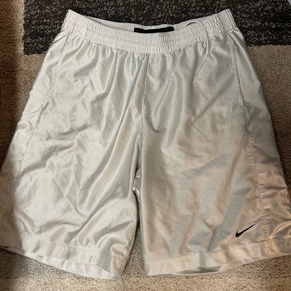 Nike basketball shorts (used) - Picture 1 of 1